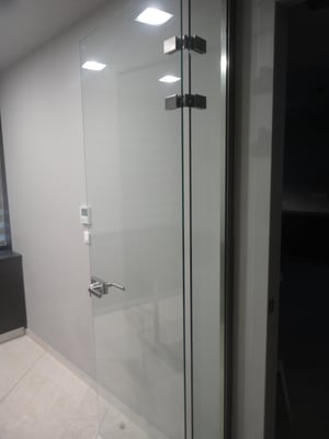 πόρτα ανοιγόμενη γυαλί ιορδανίδης Αργυρούπολη-Ηλιούπολη νότια προάστια