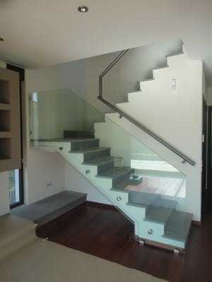 κρύσταλλο σε σκάλα Laminated-securit, κάγκελο σκάλας από γυαλί, προστατευτικό σκάλας από τζάμι, γυαλί, ιορδανίδης τζάμια κρύσταλλα Αργυρούπολη-Ελληνικό-Γλυφάδα-Τερψιθέα-Ηλιούπολη-Άγιος Δημήτριος