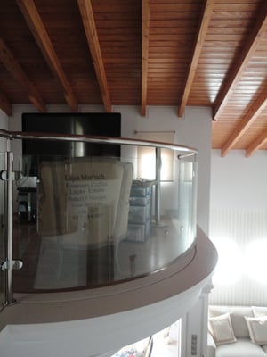 κρύσταλλα κουρμπαριστά, κουρμπαριστή γυάλινη είσοδος και πόρτα ή βεράντα με τζάμι κουρμπαριστό ιορδανίδης τζάμια κρύσταλλα Αργυρούπολη-Ελληνικό-Γλυφάδα-Τερψιθέα-Ηλιούπολη-Άγιος Δημήτριος