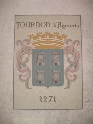 la fresque posée sur site, à temps pour le 1°mai, le carreleur professionnel a fait du bon boulot