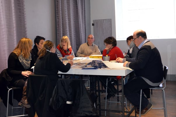 Travail lors de l'AG des guides du Pays Cathare