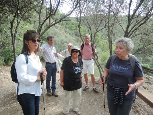 Visite avec M.E.Gardel et Pilar, Claudine Pailhès sur l'emplacement d'une tour visigothe à Lastours