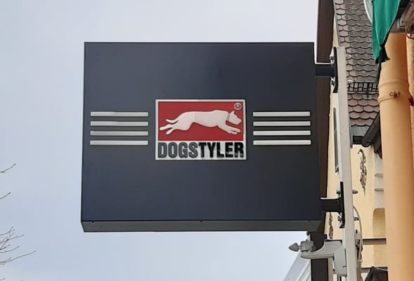 Nasenschild LED Logo ausgelasert