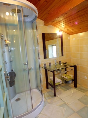 SDB de la chambre prune