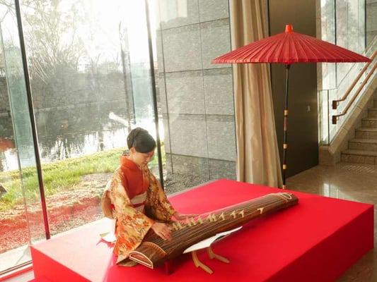 箏：パレスホテル東京ロビー演奏<br>演奏：久野木史恵