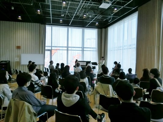 モーニングコンサート始めました<br>豊洲シビックセンターサブレクホールにて