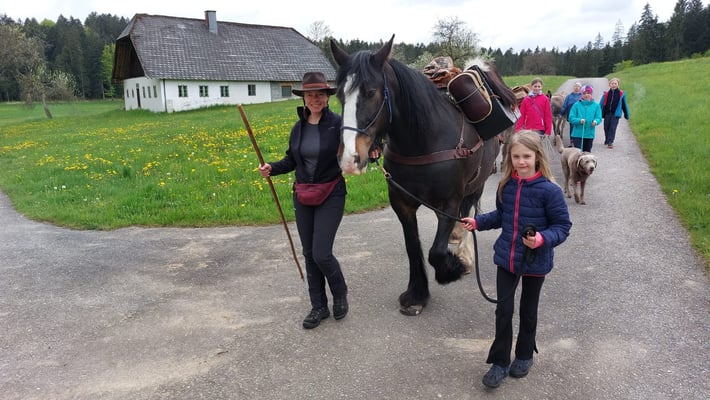 Merlyn geht wie immer mit großen Schritten voran.