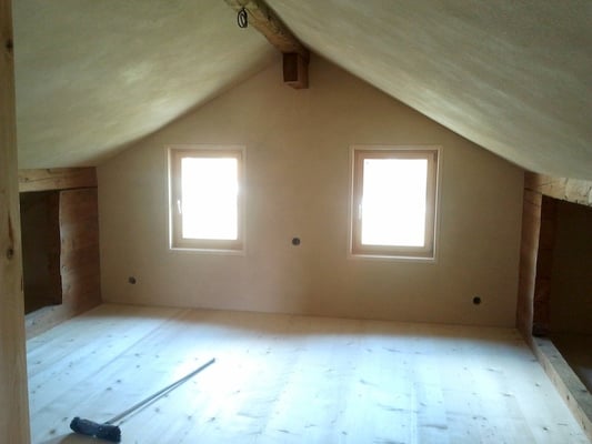 Dachstock mit Lehmputz Pinut von Sand&Lehm