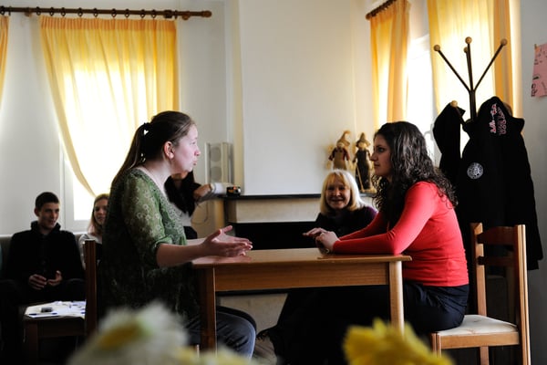 Participants from two different countries trying to communicate in their mother tongue