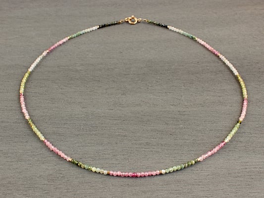 Zarte Unikat-Kette aus Turmalin in Pink und Grün