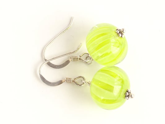 Ohrhänger Wave in Gelbgrün