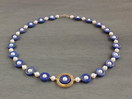 Unikat-Kette aus Lapislazuli-Ringen und Perlen