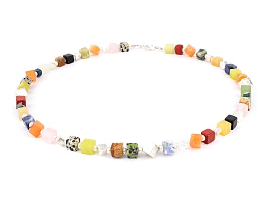 Bunte Würfelkette mit Perlen