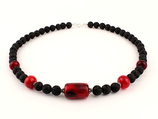 Lavakette mit Zylinderperle in Rot