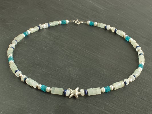 Unikatkette aus Aquamarin, Lapislazuli, Perlen und Silber