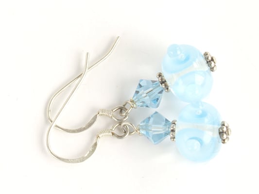 Ohrhänger Boreas in hellem Türkis, mit geschliffenen Kristallen