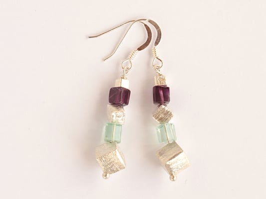 Lange Ohrhänger Fluorit-Würfeln
