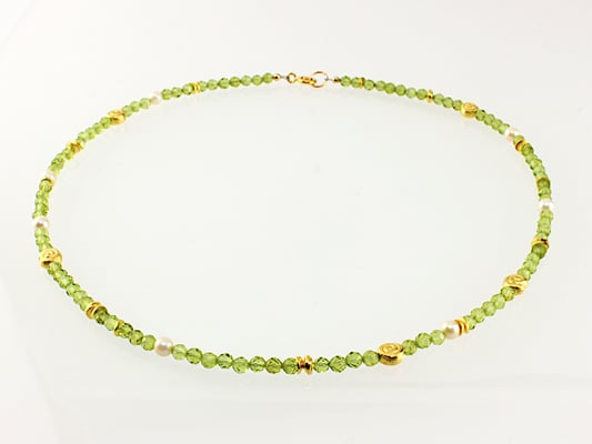 Unikat-Kette aus Peridot und Perlen
