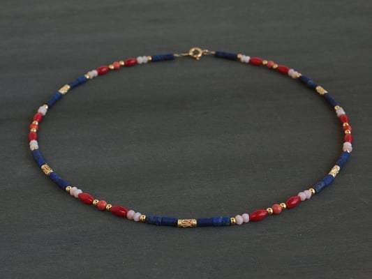 Unikatkette aus Koralle und Lapislazuli