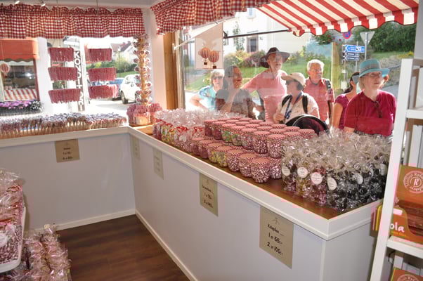 Schweden, Gränna, Erfindung der Zuckerstange durch Amalia Eriksson