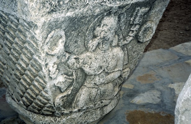 Iran, Taq-e-Bostan, "Bögen des Gartens", Felsgrotten mit Reliefs sassanidischer Herrscher