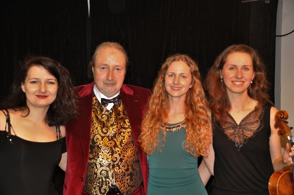 KuBe Konzert "Von ewiger Liebe", Natalia Malkova (Klavier), Michael Britz (Veranstalter), Franziska Wetzler (Mezzosopran) und Indre Zelenyte (Viola), 17. Februar 2018 im Leidinger Saarbrücken.