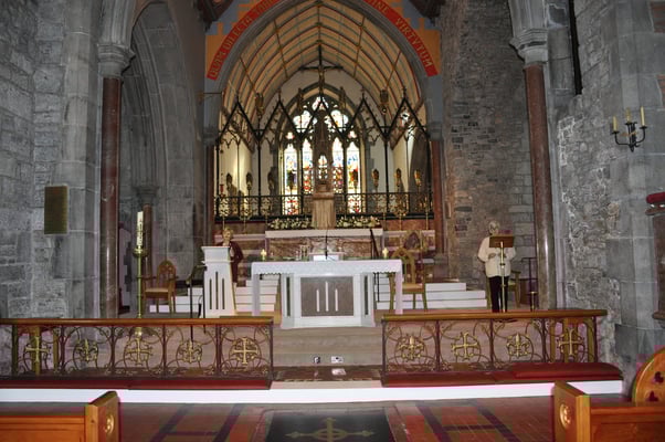 Irland, Adare mit strohgedeckten Häusern