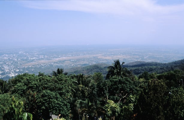 Thailand, Tempelanlage Wat Phra That Doi Suthep, Blick auf Chiang Mai