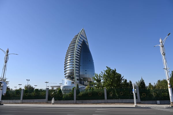 Turkmenistan, Ashgabad, Hotel in Tropfenform