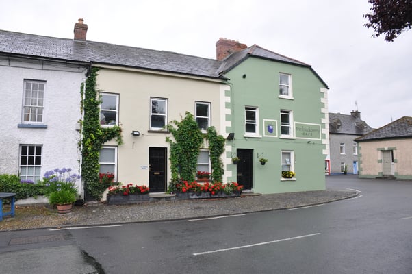 Irland, Inistioge, Brücke und Stadt