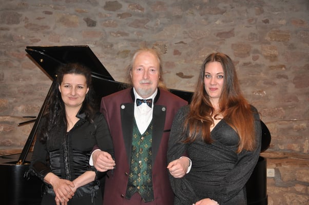 KuBe Konzert Benefizaktion für Ukrainische Kinder, 22. April 2022, Uhrmachers Haus, Köllerbach, Natalia Malkova, Michael Britz und Elisa Wehrle