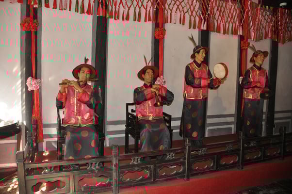 China, Wasserdorf Wuzhen, Besuch des Hochzeitsmuseums