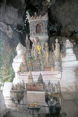 Laos, Pak Ou Höhle am Zusammenfluss Mekong und Nam Ou Fluss