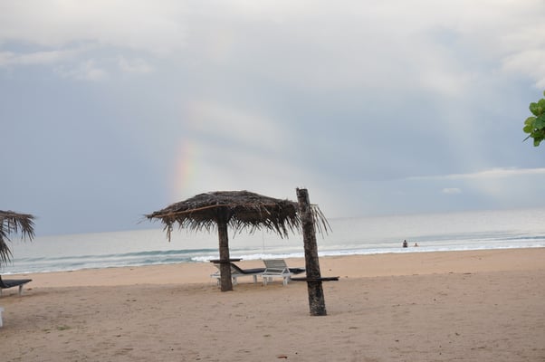 Sri Lanka, Trincomalee, Pigeon Island Resort, am Strand und Abendbuffet