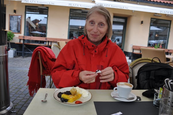 Schweden, Gotland, Visby mit Kathedrale und Stadtmauer