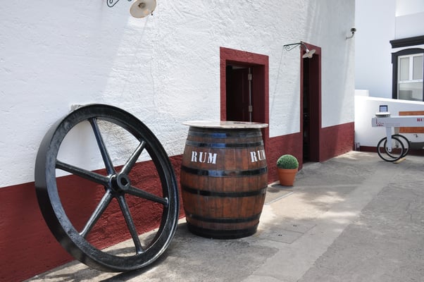 Madeira, Porta da Cruz, Rum Fabrik