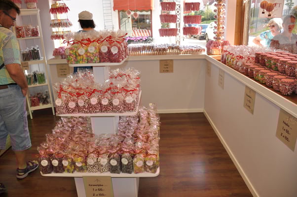 Schweden, Gränna, Erfindung der Zuckerstange durch Amalia Eriksson