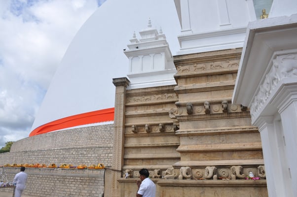 Sri Lanka: Anuradhapura, Dagoba Ruvanveliseya