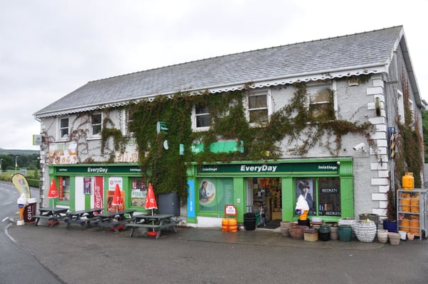Irland, Inistioge, Brücke und Stadt