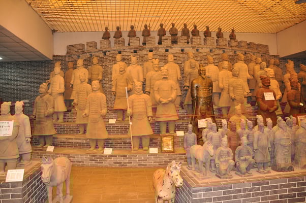 China, Xi'an, Freundschaftsladen, Terrakottastatuen in Originalgröße