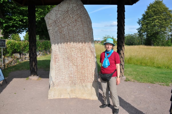 Schweden, Rök, Runenstein mit 800 Zeichen