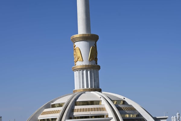 Turkmenistan, Ashgabad, Unabhängigkeitsdenkmal
