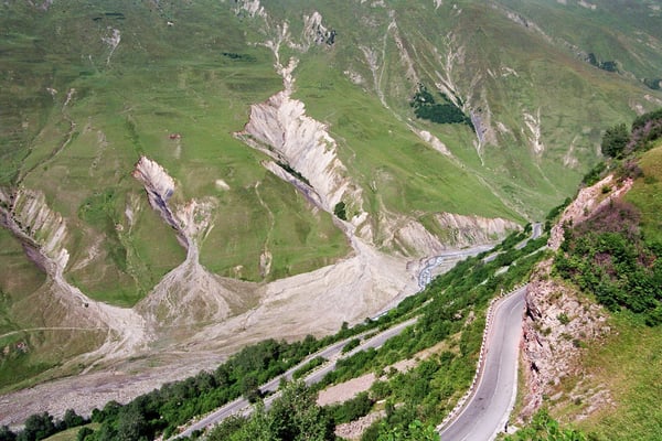 Georgien, Kreuzpass, "Sattel des Kaukasus"