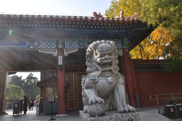 China, Peking, Kohlehügel mit buddhistischem Tempel
