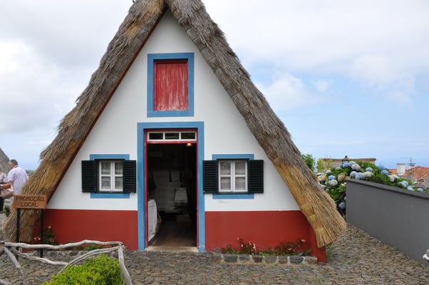 Madeira, Santana, Dreieckhäuser aus Colmo