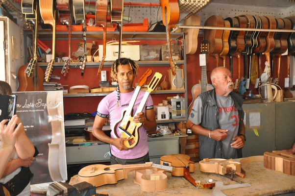 Kap Verden, Insel Sao Vicente, Stadt Mindelo, Gitarrenwerkstadt