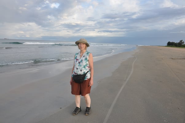 Sri Lanka, Trincomalee, Pigeon Island Resort, am Strand und Abendbuffet