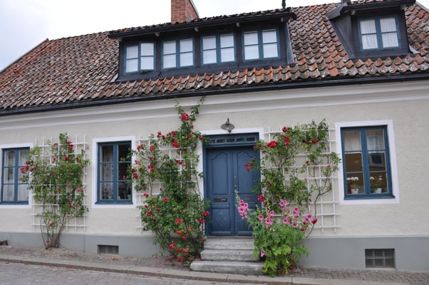 Schweden, Gotland, Visby mit Kathedrale und Stadtmauer