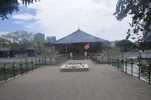 Sri Lanka, Colombo Stadtrundfahrt, Buddha Tempel, Halle der Unabhängigkeit