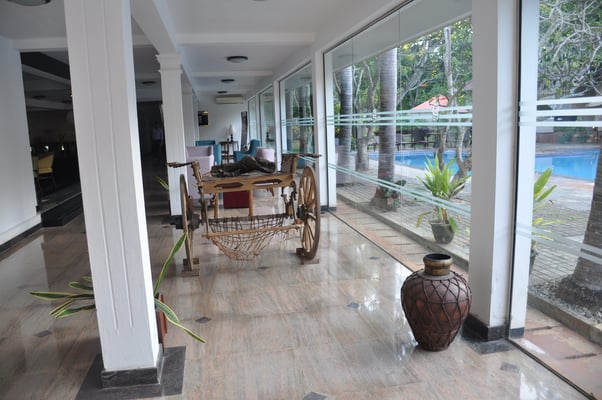 Sri Lanka, Kataragema, Mandara Rosen Hotel